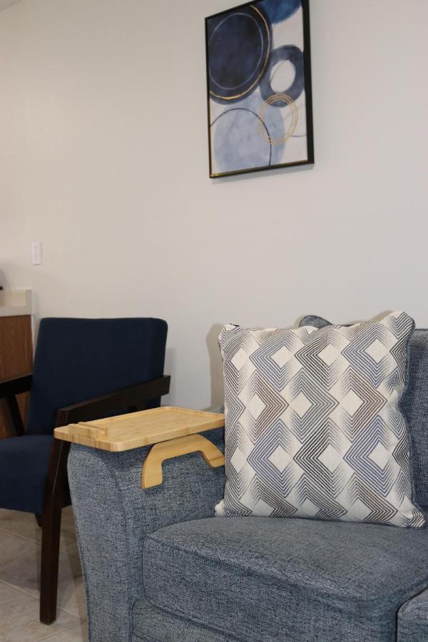 Hidden Sapphire-Apartment With Kitchen And Laundry レイクランド エクステリア 写真