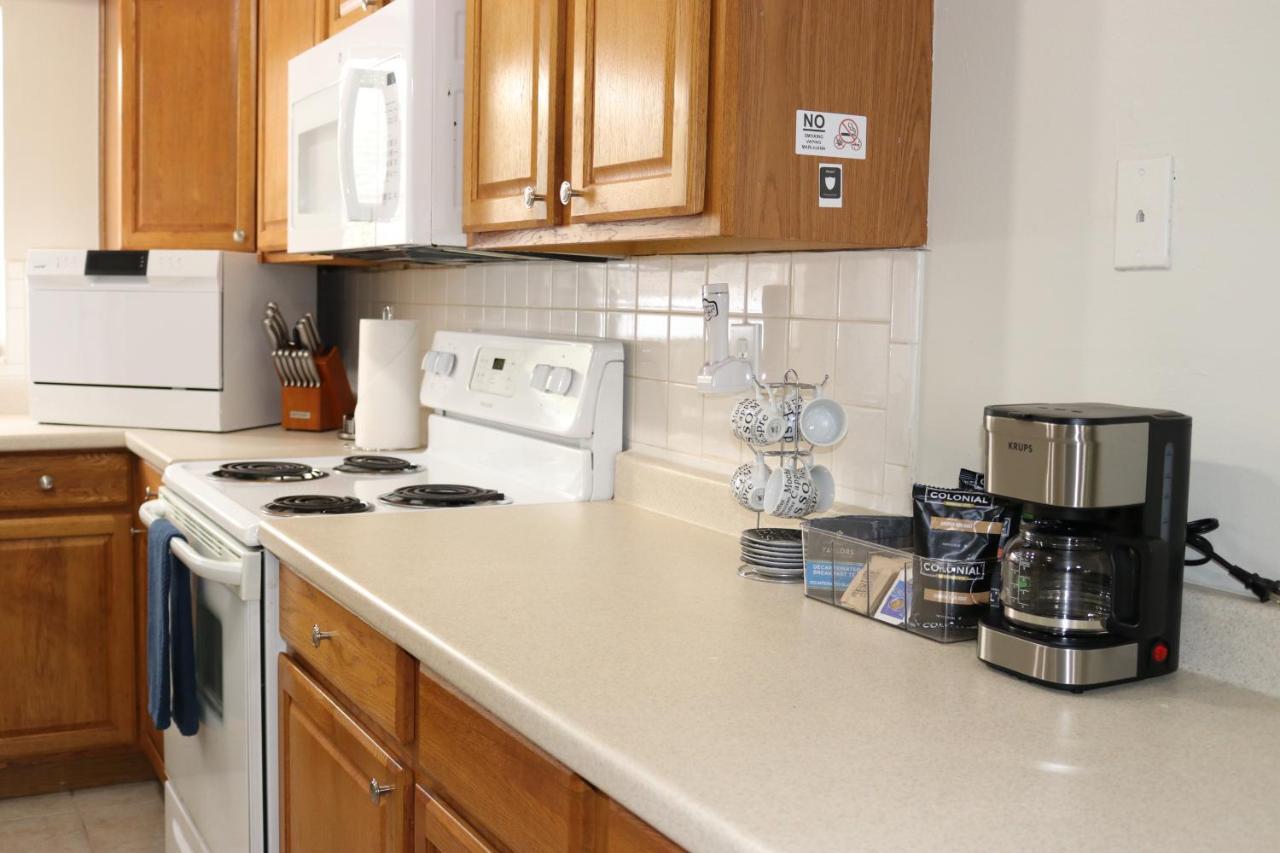 Hidden Sapphire-Apartment With Kitchen And Laundry レイクランド エクステリア 写真